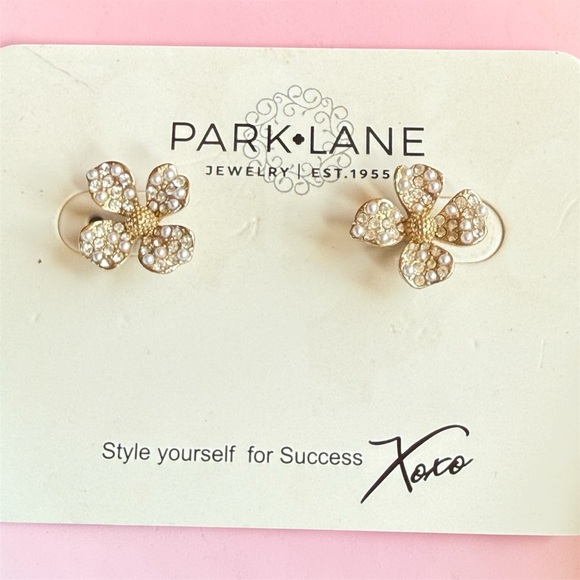 Park Lane Jewelry - Park Lane Crystal Gold Floral Earrings